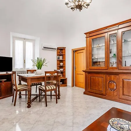 La Finestra Sul Corso - Dimora Nel Borgo Apartamento